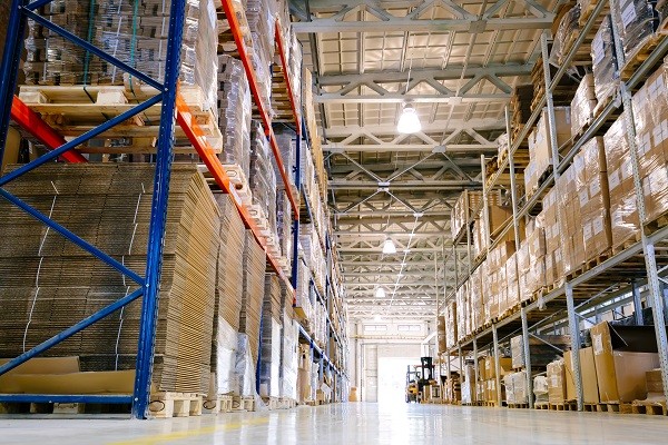 Storing items in a warehouse